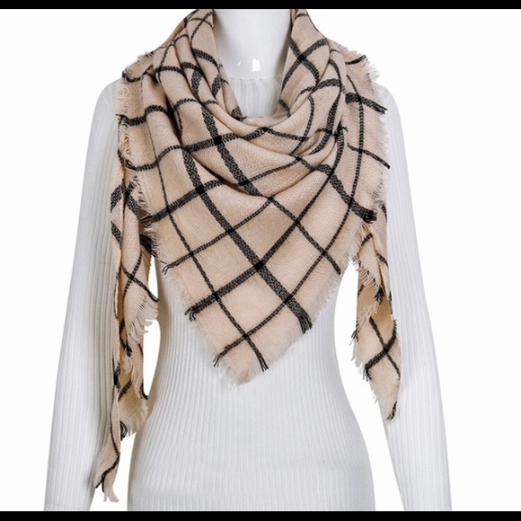 Accessories - 🆑Tan oversized scarf